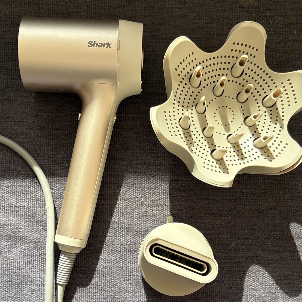 Shark Gold Hair Dryer with Diffuser